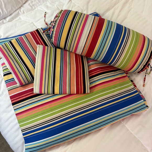Pottery Barn Colorful Serape Stripe Queen Duvet w/ Stand Shams & Bolster Pillow - Picture 13 of 13
